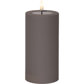 LED Vela Pilar Flamme Soft 18cm Marrón De Star Trading - Es una hermosa decoraci&oacute;n, tanto individual como combinada con otras velas de la serie Flame, y es apta para uso en interiores y exteriores.