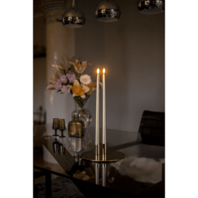 LED Vela Cónica Flamme Metal 40cm Oro De Star Trading - Pack de 2 velas de pl&aacute;stico de estilo antiguo con acabado dorado brillante y una altura de 39 cm.