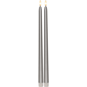 LED Vela Cónica Flamme Metal 40cm Plata De Star Trading - Pack de 2 velas de plástico de estilo antiguo con acabado plateado brillante y una altura de 39 cm.