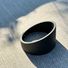 Protector antideslumbrante Luna Gris oscuro De Lightson - La rejilla, con un diámetro interior de 60 mm, se atornilla a la luminaria y se fija con un pequeño tornillo.