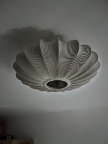 Mamsell Ø45 Gris plafón De Aneta Lighting - Mamsell es una lámpara de techo que combina encanto y elegancia en un diseño único de inspiración orgánica.