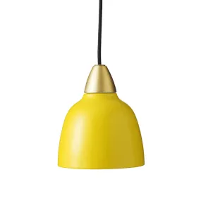 Urban Mini Ø15 Amarillo Lámpas de techo De Superliving - A pesar de su menor tamaño, Urban Mini ofrece una distribución de luz impresionante y queda tan bien encima de la encimera de la cocina como en un acogedor rincón de lectura.