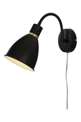 Idre Negro lámpara de lectura De Aneta Lighting - El aplique de pared Idre tiene un diseño clásico fabricado en metal lacado en negro con un anillo decorativo de latón mate.