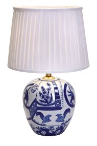 Göteborg 48cm Blanco lámpara de mesa De Markslöjd - Equipado con un cable de 2 metros de largo y un interruptor de encendido para un uso cómodo.