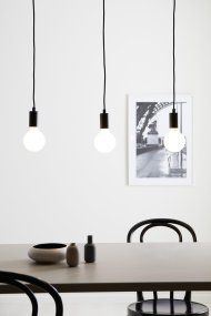 Sky 68cm Negro Lámpas de techo De Markslöjd - Lámpara de techo con tres cables revestidos de tejido de la serie Sky.