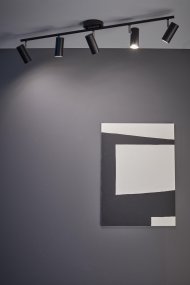 Barcelona 5 Negro foco de techo De Markslöjd - La lámpara de techo Barcelona cuenta con cinco focos en forma de cilindro recto.