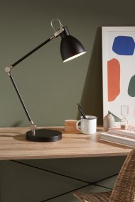 House 62cm Negro lámpara de escritorio De Markslöjd - House es una lámpara de escritorio elegante y práctica, perfecta para la oficina o el estudio.