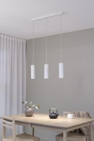 Costilla 68cm Blanco De Markslöjd - Pantallas metálicas sutilmente acanaladas suspendidas de una serie de cables transparentes de 1,5 m de longitud.