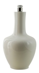 Dilbar 54cm Vit base de lámpara De Hallbergs - Den mjukt rundade kroppen kombineras med en h&ouml;g, smal hals och skapar en klassisk silhuett med moderna inslag.