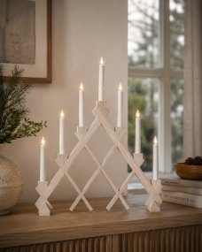 Rut Mancha blanca De Star Trading - Rut es un portavelas decorativo de madera con un elegante acabado blanco que deja ver la veta natural de la madera.
