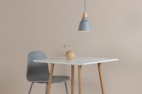 Rigel Ø16 Gris Lámpas de techo De Venture Design - Con la l&aacute;mpara de techo Rigel, obtendr&aacute;s una iluminaci&oacute;n moderna y elegante que se adapta a la mayor&iacute;a de las habitaciones y estilos de interior.