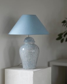 Ming 50cm Ljusblå base de lámpara De Hallbergs - Ming passar fint p&aring; exempelvis en byr&aring;, ett sidobord eller i ett st&ouml;rre f&ouml;nster och blir en dekorativ detalj i rummet.
