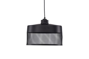 Toulon Ø33 Negro Lámpas de techo De Venture Design - Su base de hierro negro mate le da un toque elegante, y la parte inferior de la pantalla presenta un delicado patr&oacute;n de malla que la hace &uacute;nica y crea una luz agradable en toda la habitaci&oacute;n.
