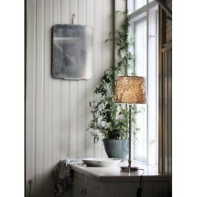 Liam 55cm Plata/Verde lámpara de mesa De PR Home - La base de la lámpara mide 46 cm de alto y tiene un cable de plástico de 1,5 m de largo con un interruptor de encendido a unos 30 cm de la lámpara.