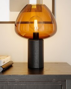 Cozy 42cm brandy De By Rydéns - La pantalla est&aacute; formada por una gran c&uacute;pula de cristal que proporciona a la fuente de luz una luz agradable.