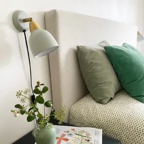 Urban Short Verde claro lámpara de lectura De Superliving - Ideal para el dormitorio, la sala de estar o el rinc&oacute;n de lectura, Urban Short es una soluci&oacute;n de iluminaci&oacute;n flexible y atemporal que realza el estilo de cualquier habitaci&oacute;n.