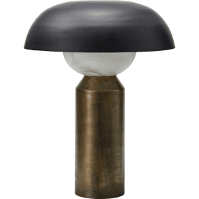 Big Fellow 55cm Latón antiguo lámpara de mesa De House Doctor - Aproveche al m&aacute;ximo su elegante dise&ntilde;o colocando la l&aacute;mpara de mesa en una mesa de oficina o auxiliar, donde no solo iluminar&aacute; la habitaci&oacute;n sino que tambi&eacute;n agregar&aacute; un toque moderno.