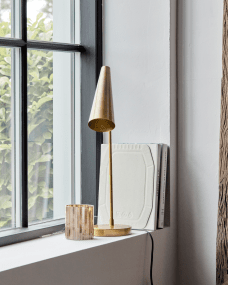 Precise 52cm Latón lámpara de escritorio De House Doctor - Utilice la lámpara en su escritorio en la oficina, en la mesa de noche en el dormitorio o en el estante de la cocina.