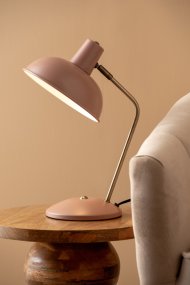 Hood 38cm Rosa lámpara de escritorio De Leitmotiv - La l&aacute;mpara encaja a la perfecci&oacute;n en un escritorio o mesita de noche y sirve tanto como fuente de luz pr&aacute;ctica como elemento decorativo con estilo.