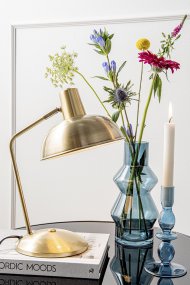 Hood 38cm Latón antiguo lámpara de escritorio De Leitmotiv - La lámpara encaja a la perfección en un escritorio o mesita de noche y sirve tanto como fuente de luz práctica como elemento decorativo con estilo.