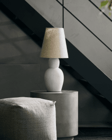 Orga 67cm Arena lámpara de mesa De House Doctor - Hazle justicia y coloca la lámpara en la mesa auxiliar o en la mesa de café donde iluminará la habitación.