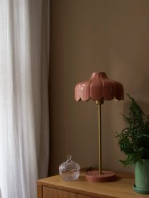 Wells 50cm rosa oscuro lámpara de mesa De PR Home - La l&aacute;mpara incluye un cable de tela de 2 metros, un interruptor y un enchufe.
