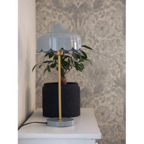 Wells 50cm Azul lámpara de mesa De PR Home - La lámpara de mesa metálica Wells añade un toque fresco y romántico a tu hogar.