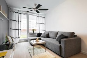 Cyclone Ø132 acero cepillado De Westinghouse - Tiene tres niveles de velocidad y se controla mediante un interruptor de tirador, pero también se puede complementar con un mando a distancia o un interruptor de pared.