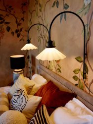 August 25cm En blanco y negro lámpara de pared De PR Home - Cable negro de 2 metros de largo con enchufe de pared e interruptor de encendido, a 55 cm de la parte inferior del soporte metálico.