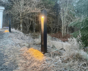 Trius 100cm Negro balizas De Westal - Como accesorios se incluyen marcadores para encastrar en hormigón así como un adaptador de cimentación para instalación en cimentaciones de 108mm.