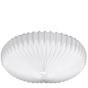 Linn Ø70 Blanco plafón De CO Bankeryd - Linn es una elegante lámpara de techo de vinilo que añade una expresión elegante y sofisticada a su hogar.