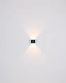 Veronika Negro lámpara de exterior De Globo Lighting - Med sin halvcirkelformade design i matt svart pressgjuten&nbsp;aluminium ger den ett elegant intryck samtidigt som den &auml;r v&auml;dert&aring;lig.