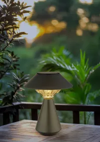 Cup LED Antracita lámpara solar De Globo Lighting - Den diskreta designen sm&auml;lter in i alla milj&ouml;er och med IP44-klassning &auml;r den t&aring;lig mot v&auml;der och vind.