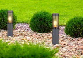 Boston 45cm Antracita balizas De Globo Lighting - Tillverkad i rostfritt st&aring;l med en r&ouml;kf&auml;rgad plastsk&auml;rm ger den ett mjukt och behagligt ljus.