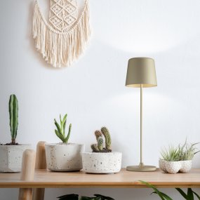 Kaami 37cm Capuchino mate portátil De Brilliant - La l&aacute;mpara de mesa dispone de un regulador t&aacute;ctil y ofrece una agradable luz blanca c&aacute;lida (3000 K, 310 l&uacute;menes).