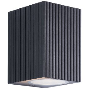Jelani Negro lámpara de exterior De Brilliant - Jelani es una elegante lámpara de fachada que combina un diseño moderno con una iluminación funcional.