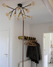 Heroes Ø72 Negro plafón De By Rydéns - Heroes consta de varios brazos cortos con un total de 12 bombillas y un casquillo E27.