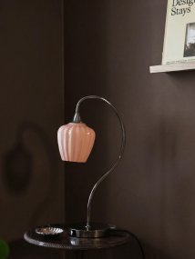 Amalfi 50cm Albaricoque De PR Home - La pantalla de malla proporciona una luz agradable, convirtiendo a Amalfi en una l&aacute;mpara de mesa decorativa ideal para una mesa auxiliar, un escritorio o una mesita de noche.