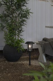 Florian Negro lámpara solar De Star Trading - La baliza solar Florian es una elegante y clásica luminaria de jardín fabricada en aluminio y cristal.