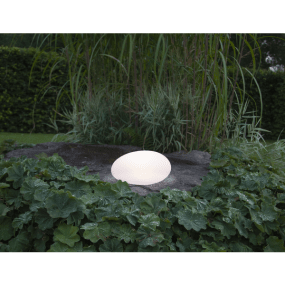 Globy 20cm Blanco lámpara solar De Star Trading - Brilla con una c&aacute;lida luz blanca en la oscuridad, creando un ambiente acogedor.