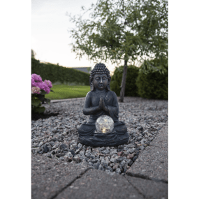 Buddha Gris lámpara solar De Star Trading - La figura de Buda con energ&iacute;a solar es un adorno llamativo y relajante, fabricado en poliresina gris con un acabado en bronce claro.