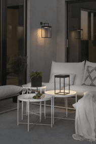 Portofino 30cm Negro lámpara solar De Konstsmide - La linterna se puede utilizar tanto de pie como colgada gracias al soporte de pared incluido.