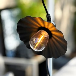 Shady 10 Negro De Lightson - Enchufe de jardín y Play by LightsOn: un sistema de 12 voltios flexible y asequible para su jardín que puede instalar usted mismo fácilmente y ampliar posteriormente hasta 50 metros si es necesario.