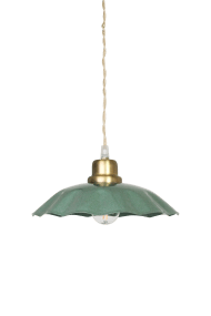 Diana Ø23 Verde Lámpas de techo De Strömshaga - Diana es ideal para colgar sobre una mesa de cocina, junto a una ventana o en un dormitorio.