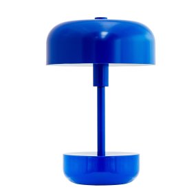 Haipot 25cm Azul portátil De Dyberg Larsen - El diseño abierto de la pantalla asegura un hermoso reflejo de luz que resalta el color de la base, y cuando cae la oscuridad, la lámpara crea un juego de luz atmosférico.
