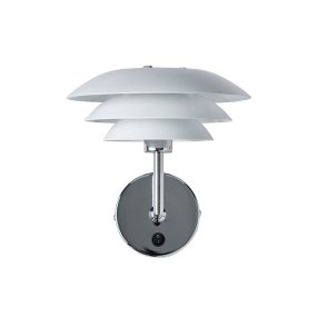 DL20 Blanco lámpara de pared De Dyberg Larsen - Viene con un cable transparente de 1,6 m y un interruptor de encendido en el soporte de pared.