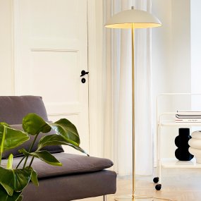 Globus Latón/beige De Dyberg Larsen - Con un di&aacute;metro de 45 cm y una altura de 150 cm, se convertir&aacute; en el centro de atenci&oacute;n de cualquier estancia.