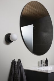 Torrano Ø13 mármol negro lámpara de baño De Globen Lighting - Torrano, hecha de piedra maciza, es un hermoso detalle en la habitación.
