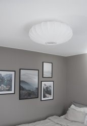 Mamsell Ø55 Blanco plafón De Aneta Lighting - Lámpara de suspensión con gancho y caja de techo metálica de color blanco.