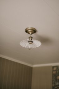Cobbler Ø25 Blanco plafón De Globen Lighting - Cobbler es una reinterpretación de la clásica lámpara Cobbler que se integra a la perfección en diversos estilos de interior.